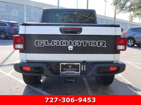 Used 2021 Jeep Gladiator Willys image 7