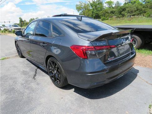 Used 2024 Honda Civic Sport image 2
