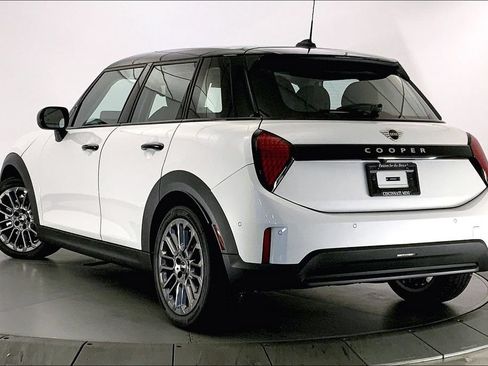 Used 2026 MINI Cooper 4-Door Hardtop FWD image 10
