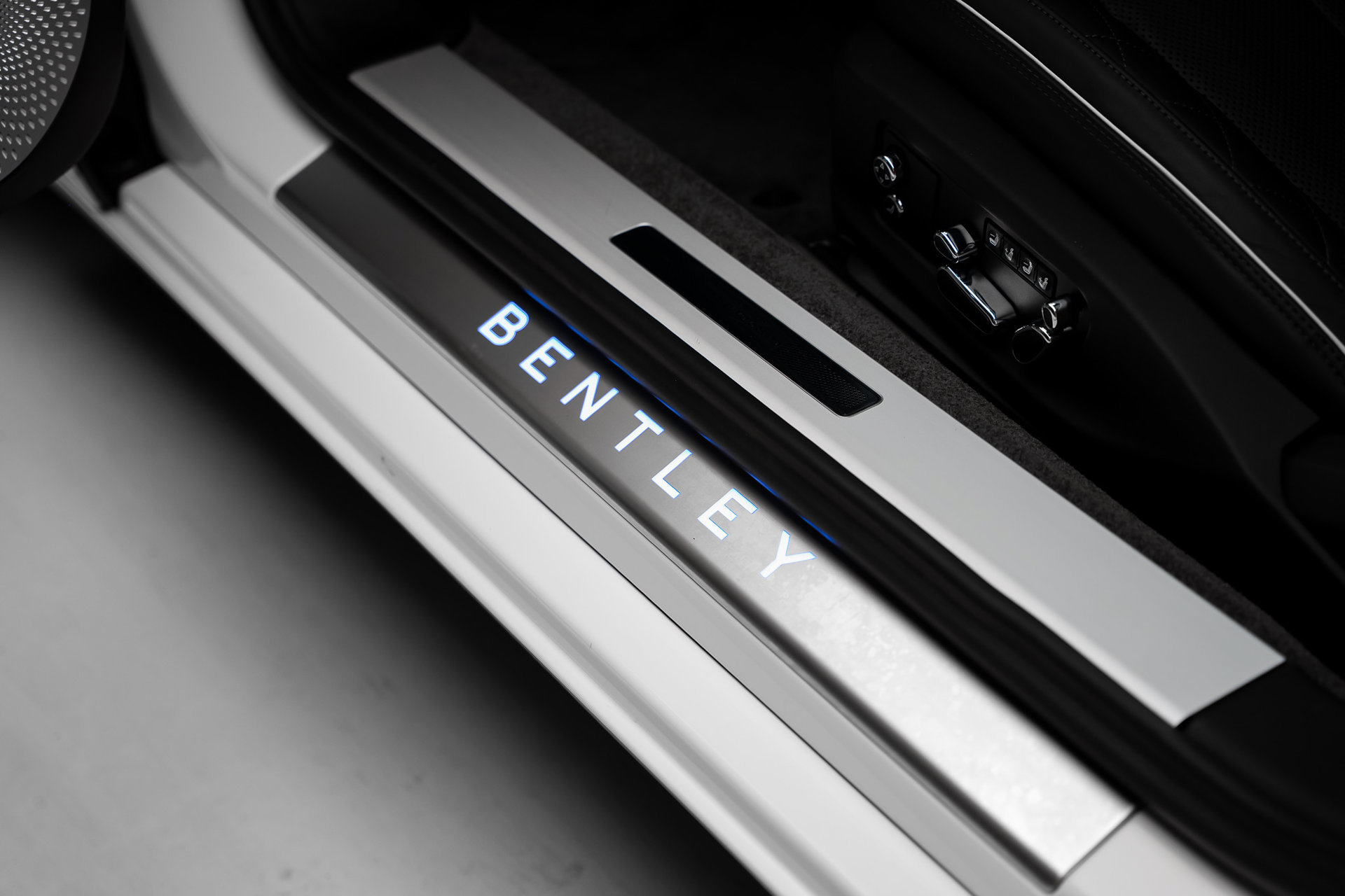 Used 2022 Bentley Continental GT AWD/4WD image 57