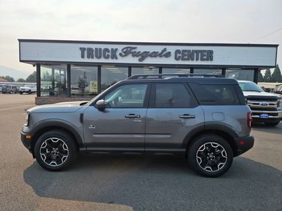 New 2025 Ford Bronco Outer Banks w/ Sasquatch Package
