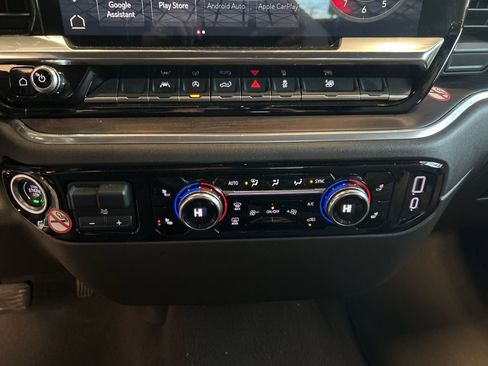 Used 2025 GMC Sierra 1500 SLT image 21