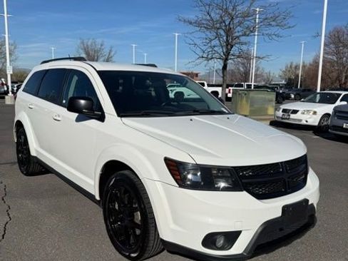 Used 2017 Dodge Journey SXT w/ Blacktop Package image 8