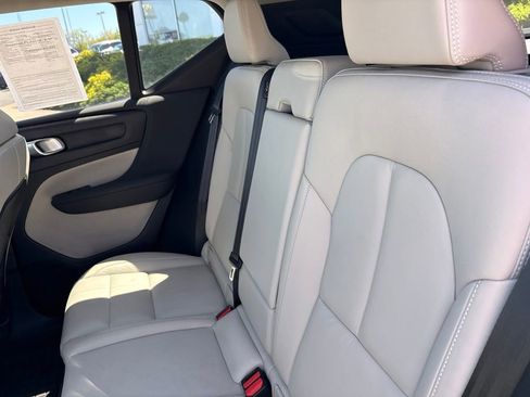 Certified 2023 Volvo XC40 B5 Plus w/ Protection Package Premier AWD/4WD image 29