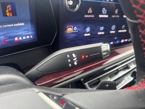 Used 2025 Chevrolet Traverse RS image 23