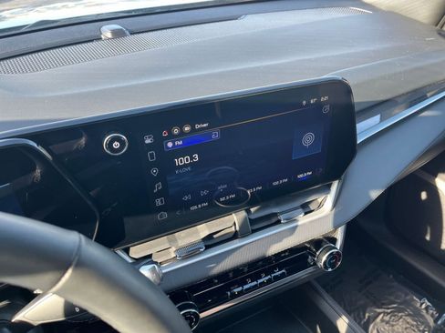 Used 2025 Chevrolet Equinox LT image 21