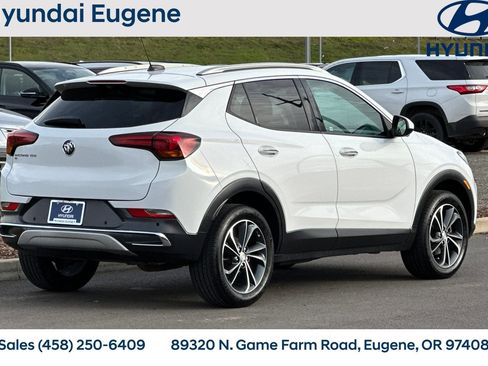 Used 2020 Buick Encore GX Essence w/ Advanced Technology Package image 3