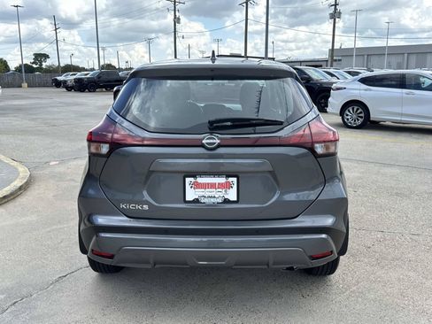 Used 2025 Nissan Kicks Play S FWD image 6