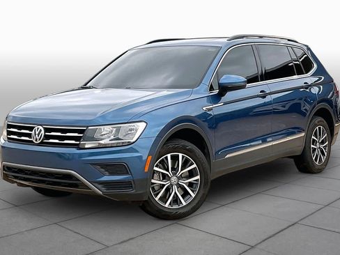 Used 2020 Volkswagen Tiguan SE w/ Panoramic Sunroof Package AWD/4WD image 3