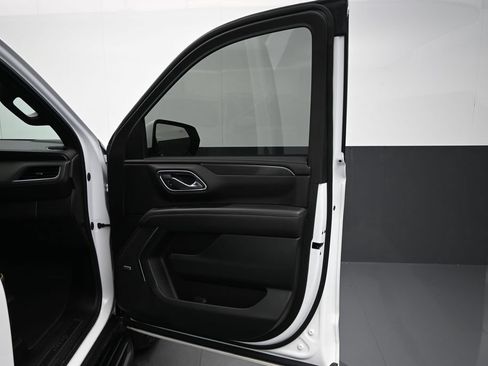 Used 2024 GMC Yukon XL AT4 AWD/4WD image 19