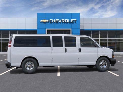 New 2025 Chevrolet Express 3500 LS image 5