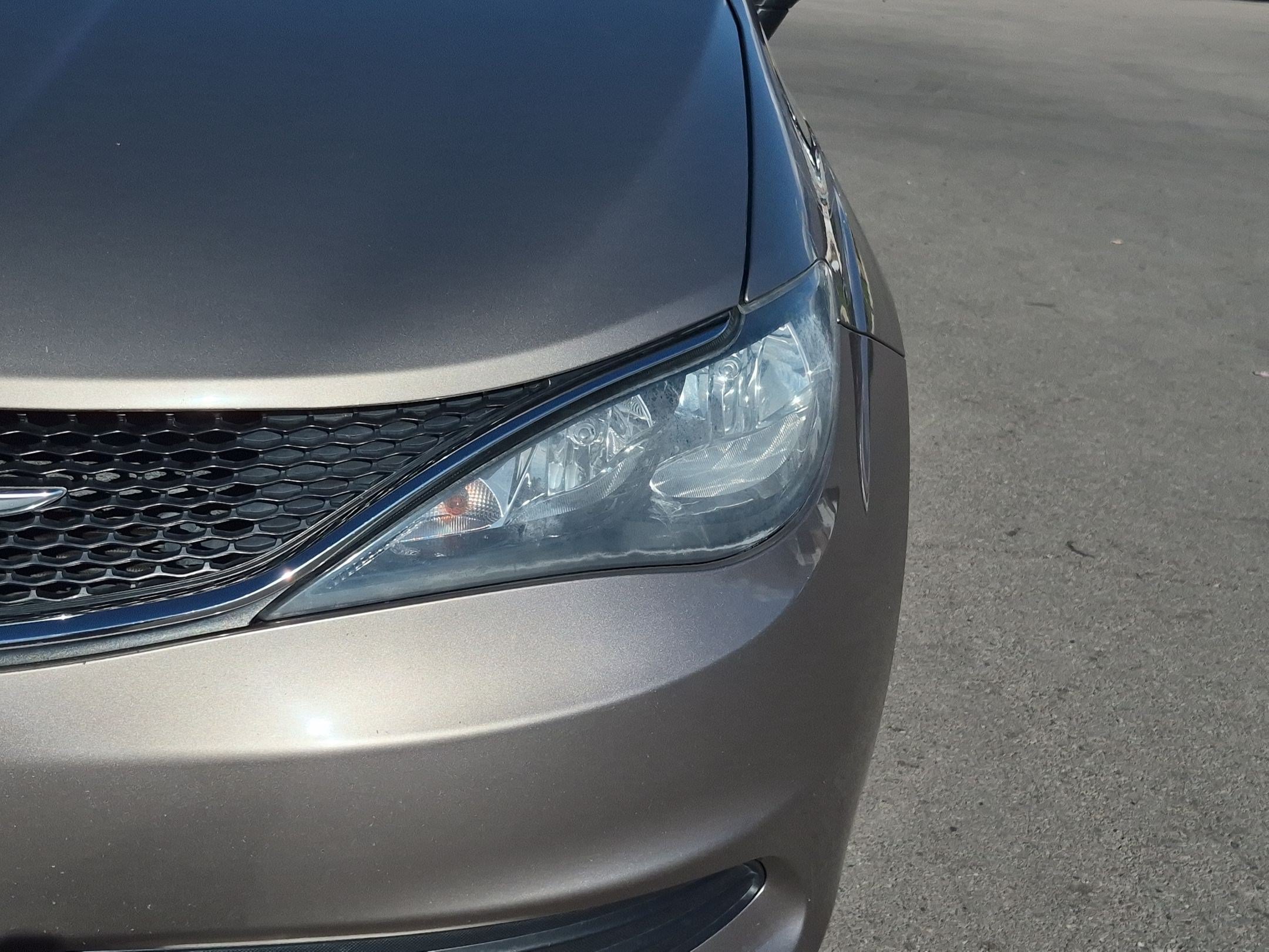 Used 2017 Chrysler Pacifica Touring FWD image 12