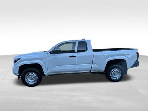 Used 2024 Toyota Tacoma SR w/ SR Upgrade Package AWD/4WD image 4
