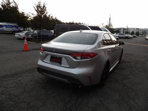 Used 2021 Toyota Corolla LE image 6