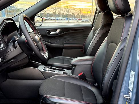 Used 2025 Ford Escape ST-Line Elite image 16