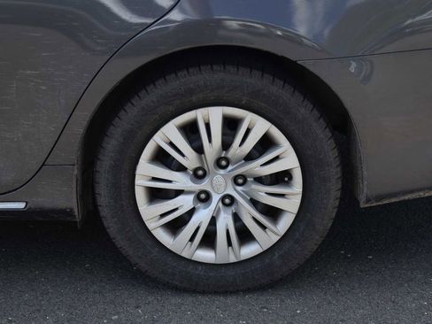 Used 2013 Toyota Camry LE FWD image 11
