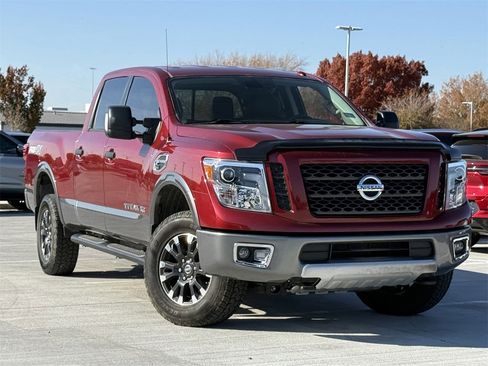 Used 2017 Nissan Titan PRO-4X image 2