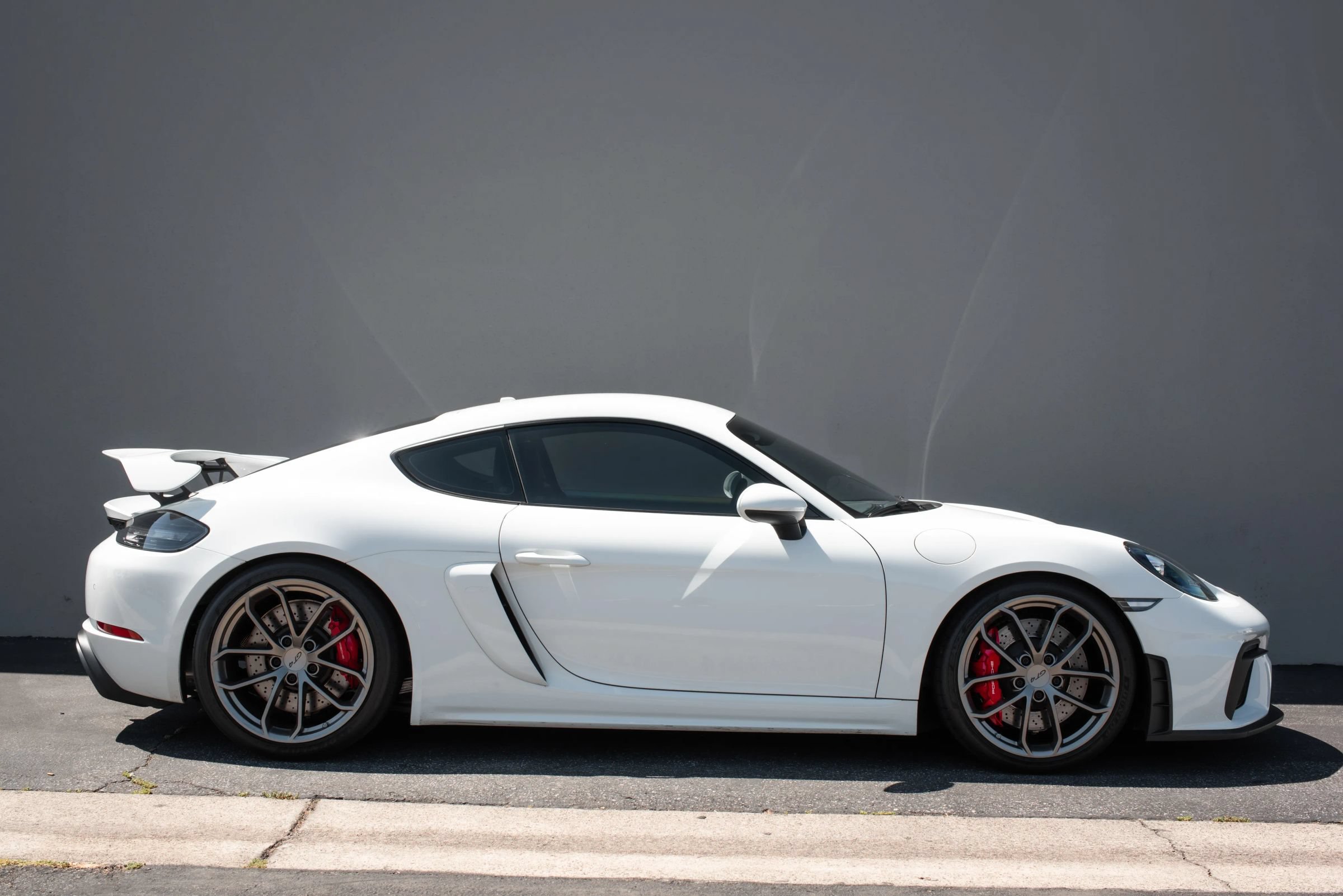 Used 2020 Porsche 718 Cayman GT4 RWD image 7