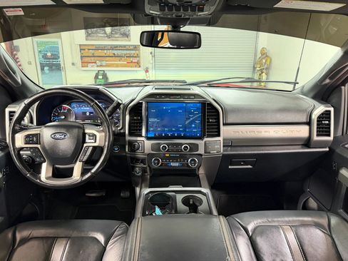 Used 2022 Ford F450 Platinum w/ FX4 Off-Road Package AWD/4WD image 25