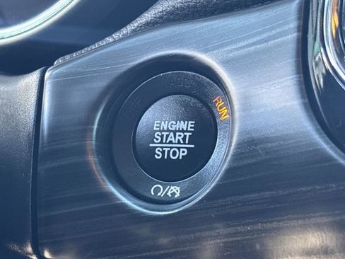 Used 2022 Jeep Grand Cherokee Laredo E image 30