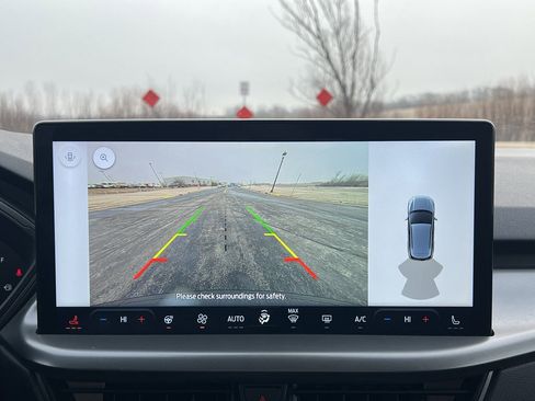 Used 2023 Ford Escape SE w/ Class II Trailer Tow Package image 26