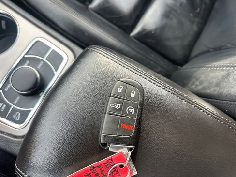 Certified 2021 Jeep Grand Cherokee Limited image 33