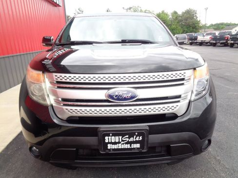 Used 2014 Ford Explorer XLT w/ Equipment Group 202A AWD/4WD image 14