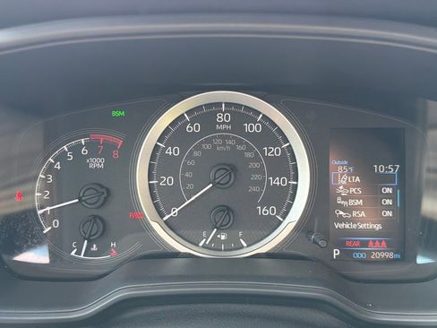 Used 2020 Toyota Corolla LE image 12