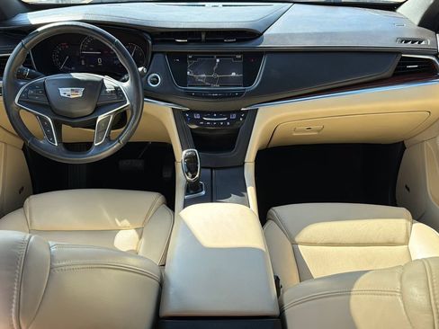 Used 2018 Cadillac XT5 Premium Luxury FWD image 12