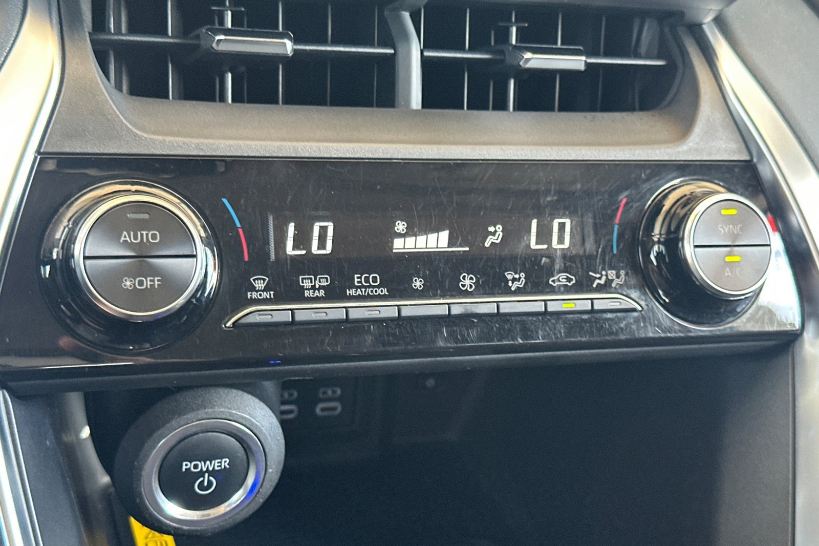 Certified 2024 Toyota Venza LE AWD/4WD image 24