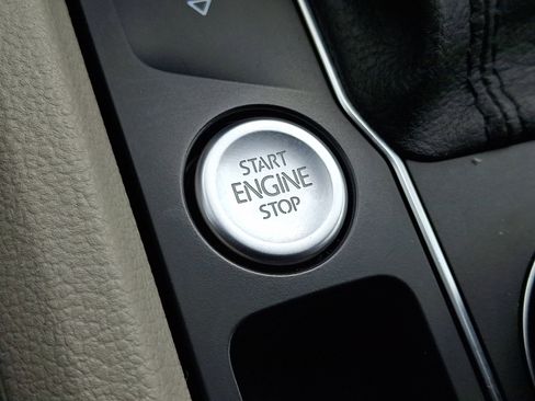 Used 2018 Volkswagen Atlas SEL Premium image 24