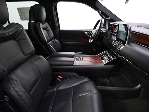 Used 2018 Lincoln Navigator Reserve w/ Technology Package image 15