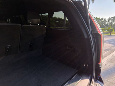 Used 2022 Cadillac Escalade ESV Luxury RWD image 57