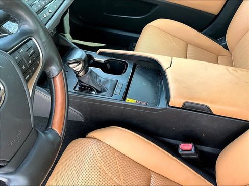 Used 2024 Lexus ES 300h w/ Technology Package FWD image 15