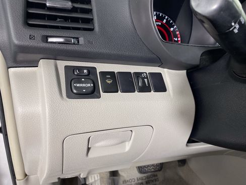 Used 2010 Toyota Highlander 4WD image 20