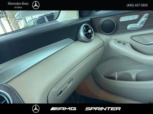 Used 2022 Mercedes-Benz GLC 300 4MATIC image 24