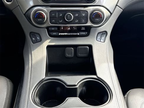 Used 2018 Chevrolet Suburban LT image 17