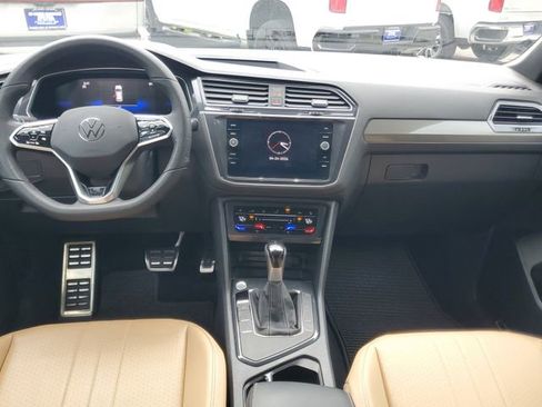 Used 2024 Volkswagen Tiguan SE R-Line FWD image 15