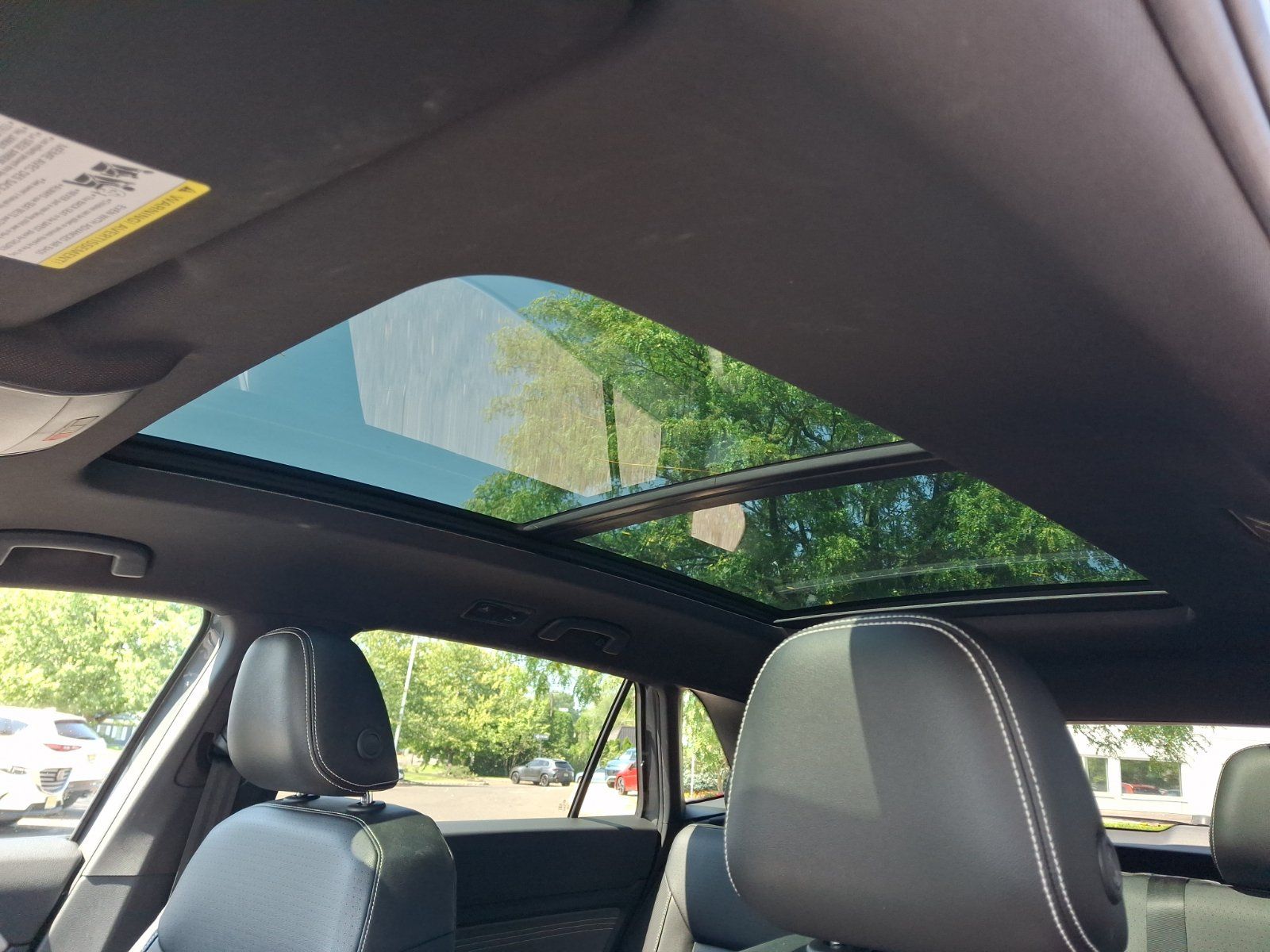 Used 2021 Volkswagen Atlas Cross Sport SE w/ Panoramic Sunroof Package FWD image 16