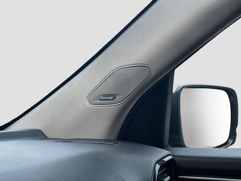 Used 2025 Honda Pilot Touring image 19