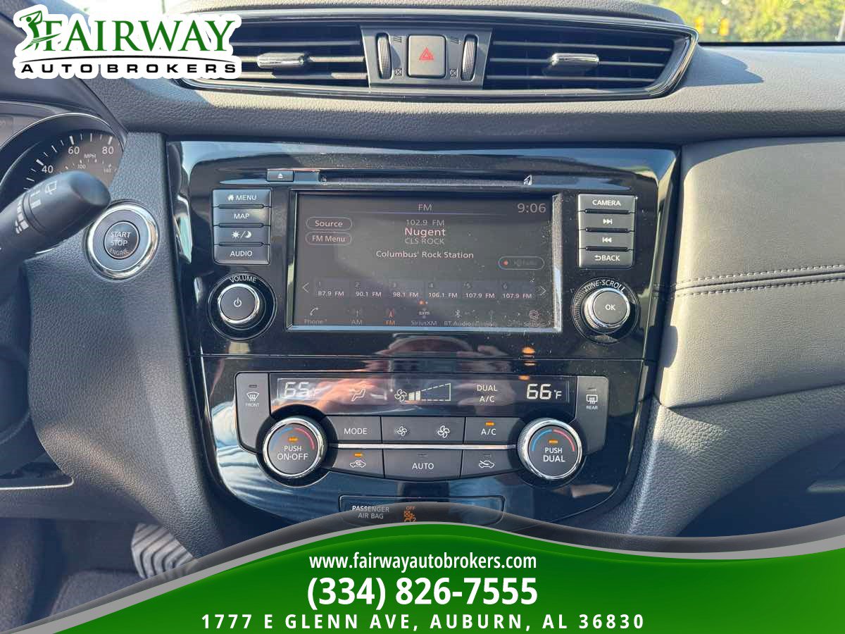 Used 2018 Nissan Rogue SL w/ Premium Package FWD image 22
