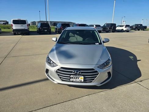 Used 2018 Hyundai Elantra SEL FWD image 2