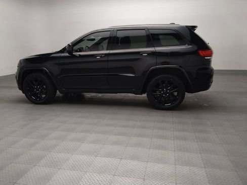Used 2020 Jeep Grand Cherokee Altitude RWD image 3
