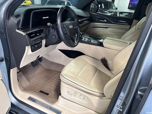Used 2023 Cadillac Escalade Premium Luxury w/ Performance Package AWD/4WD image 28