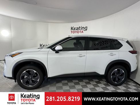 Used 2026 Nissan Rogue SV image 8