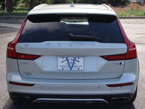 Used 2021 Volvo V60 T5 Cross Country AWD/4WD image 6