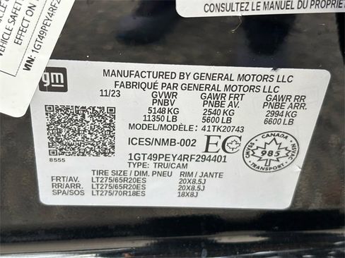 Used 2024 GMC Sierra 2500 AT4 image 23