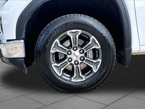 Used 2025 GMC Sierra 1500 SLT AWD/4WD image 11