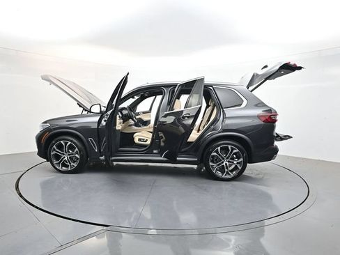 Used 2022 BMW X5 xDrive40i w/ Executive Package AWD/4WD image 55