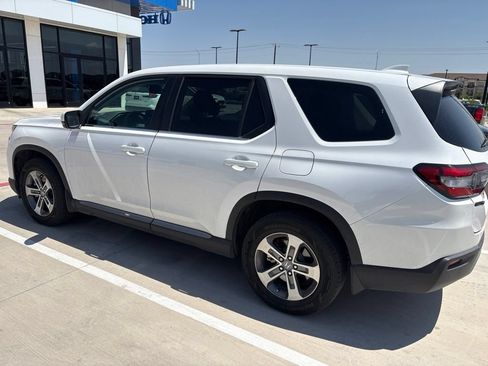 Used 2024 Honda Pilot EX-L image 6